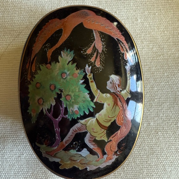 Franklin Mint Black and Gold Decorative Box Set - Picture 5 of 8